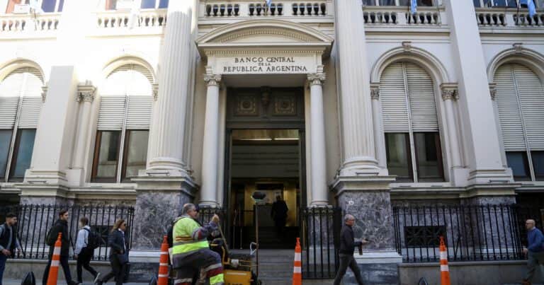 El Gobierno ratificó a cuatro directores del Banco Central y nombró a un nuevo titular en el BICE