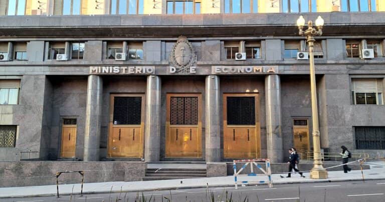 La baja de retenciones tendrá un costo fiscal de US$ 1.100 millones y presiona la meta fiscal con el FMI