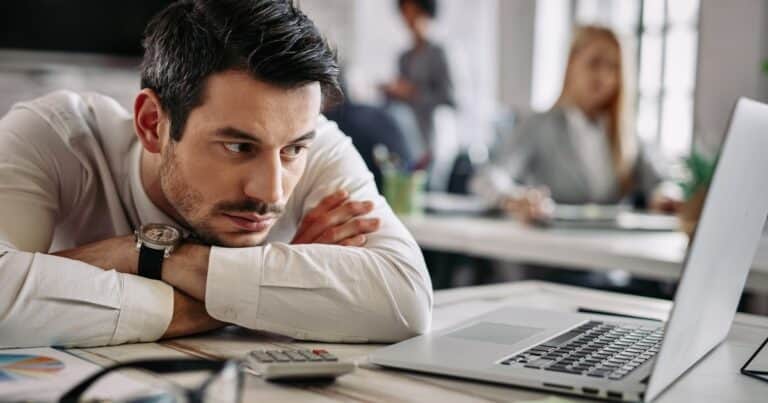 Trabajar mejor con menos horas: la clave está en entender cómo funciona tu cerebro