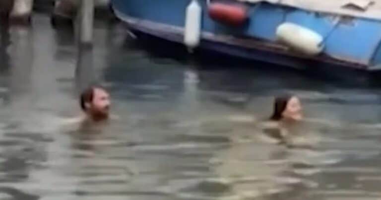 Expulsaron a dos turistas que nadaron en un canal de Venecia, y se suman a los más de 1.100 que ya fueron sancionados