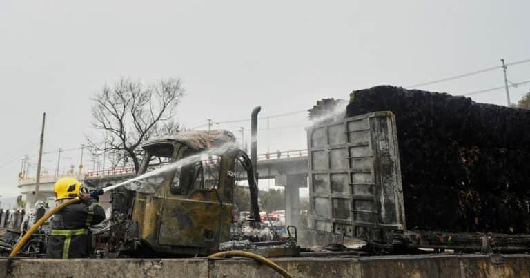 Los videos de la impactante explosión de un camión de gas en la Ciudad de México que dejó 3 muertos