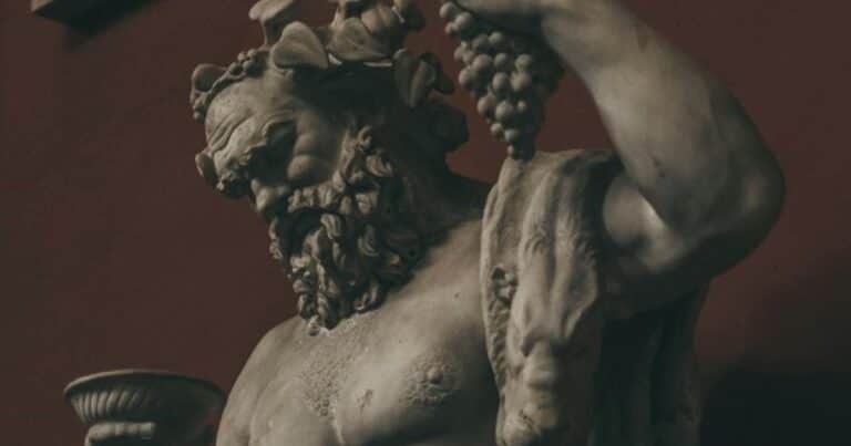 El origen mitológico del vino que fascina a la antigua Grecia