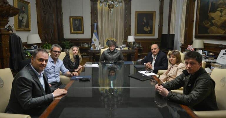 Elecciones 2025 en Argentina, EN VIVO: La Libertad Avanza reúne a sus mesas políticas en busca de recuperar «la épica de 2023» tras la derrota bonaerense