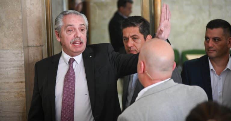 Alberto Fernández fue a Comodoro Py para retrasar la elevación a juicio de la causa por violencia de género contra Fabiola Yañez