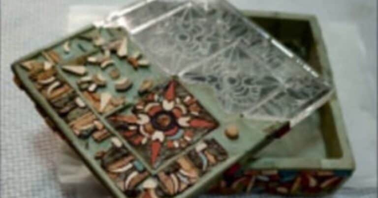 Encontraron una increíble caja egipcia enterrada hace 2500 años