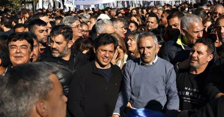 Día de la Lealtad: Kicillof irá en caravana a lo de Cristina, pero después hará acto propio
