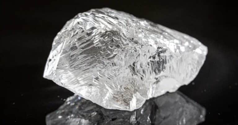 «Pureza excepcional»: hallaron en Rusia un diamante de 340 quilates