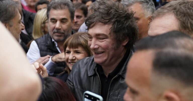 Javier Milei y sus medidas, EN VIVO: el Presidente retoma hoy la campaña de LLA por el interior con visitas a Santiago del Estero y Tucumán