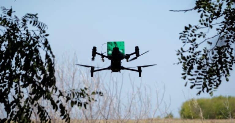 La nueva profesión estrella en tecnología: qué hace un piloto de drones