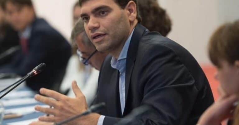 El fiscal investiga si más droguerías serían parte de un supuesto esquema de coimas en la ANDIS