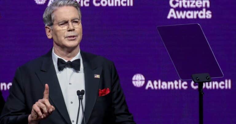 Scott Bessent aclaró que Estados Unidos «no está poniendo plata en Argentina»: darán un swap