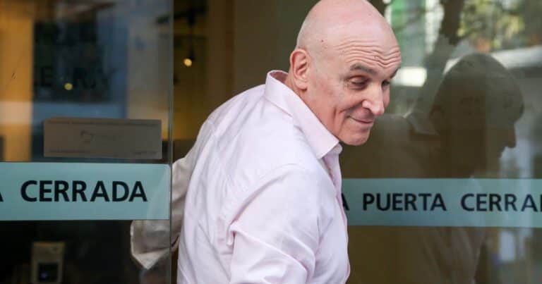 Un sector del Gobierno y el PRO aseguran que Milei baja esta noche la candidatura de Espert
