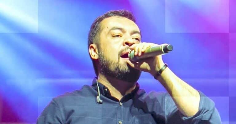 Quién es Cláudio Castro, el gobernador de Río de Janeiro con pasado de cantante, en medio de la guerra contra el Comando Vermelho