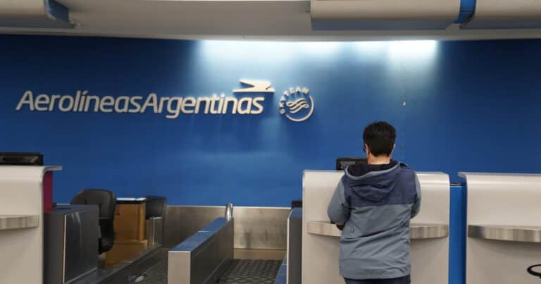 Los pilotos lanzan una medida de fuerza que puede causar cancelaciones y demoras en Aeroparque: qué días y en qué horarios será
