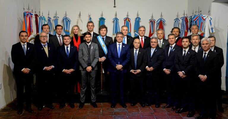 Javier Milei y sus medidas, EN VIVO: tras su victoria en las legislativas, el Presidente recibe hoy a gobernadores dialoguistas en busca de apoyo en el Congreso para sus reformas