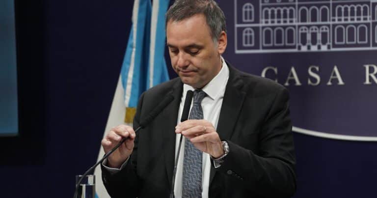Adorni, contundente sobre el escándalo de Espert: «Está obligado a dar todas las explicaciones que hagan falta porque es un funcionario»