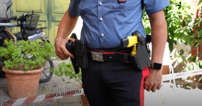 Un hombre de 35 años murió tras recibir una descarga de Taser: ¿Influyó la pistola?