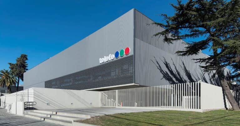 Un socio del grupo América, firme candidato a quedarse con Telefe