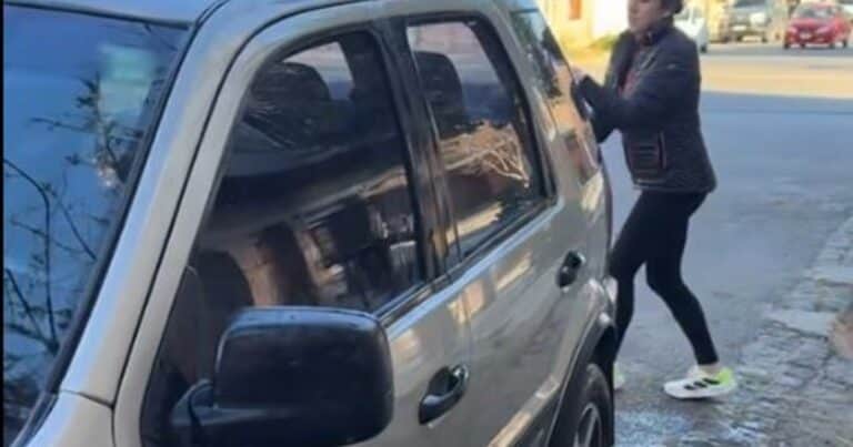Fue a lavar su camioneta, se confundió y terminó limpiando una igual, la del vecino: el increíble video