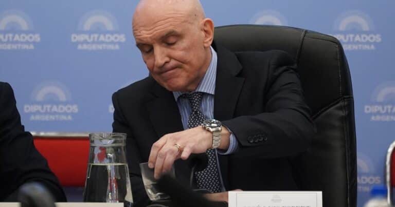 Caso Espert: cómo es el procedimiento con la Boleta Única si renuncia a su candidatura y el antecedente de Fernando Niembro