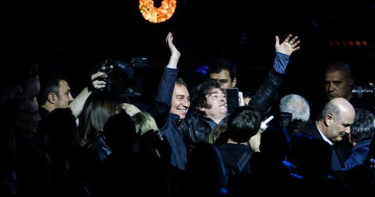 Javier Milei se muestra con Diego Santilli en Mar del Plata en el primer acto del nuevo candidato en la Provincia