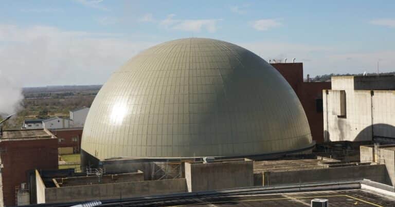 Argentina quiere vender servicios a Canadá y evitar la fuga de ingenieros nucleares del país