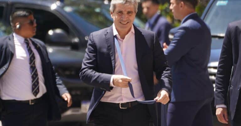 Polémica por el dólar: el Gobierno desmiente que vaya a ajustar las bandas cambiarias al 1,5% mensual
