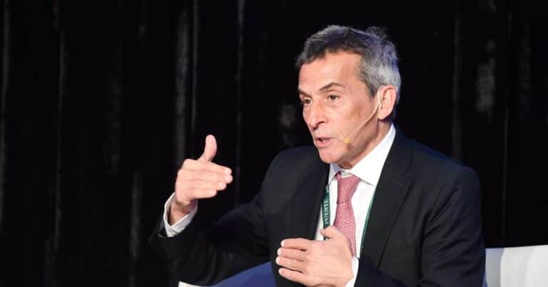 Uno de los bancos que negocia un megacrédito para Argentina dice que el riesgo país podría bajar a 400 puntos