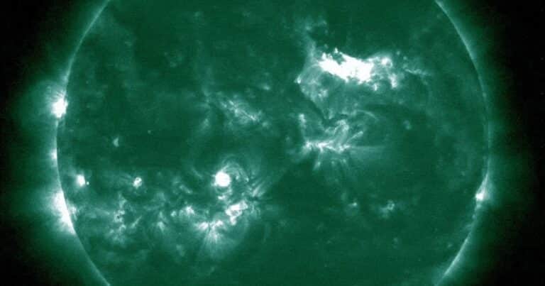 «Tormenta caníbal»: el fenómeno solar que generó auroras boreales en varios rincones del mundo