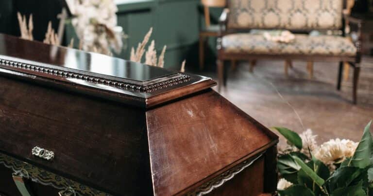 Fue dado por muerto, preparaban su funeral pero volvió a respirar: «Un milagro»