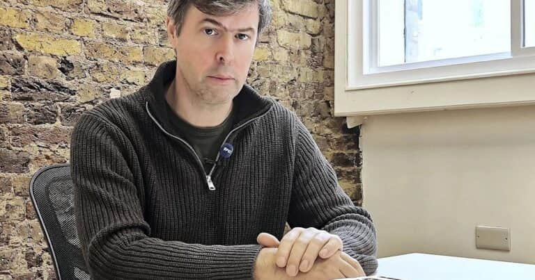 Dinero, poder y desarraigo: ¿Cómo es ‘Flesh’ la novela de David Szalay, ganadora del Premio Booker?