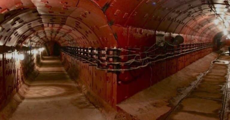 Búnker 42, el refugio antinuclear construido a 65 metros de profundidad