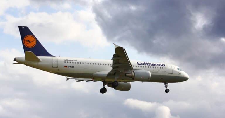 Airbus emite una alerta por un fallo en miles de sus aviones: «Hay que detener inmediatamente los vuelos»