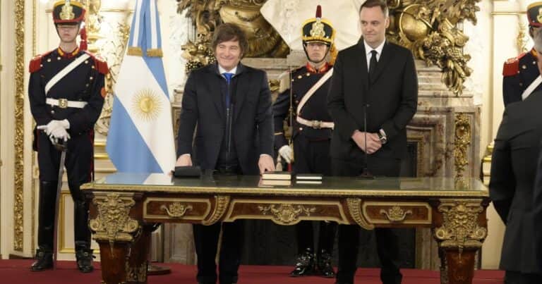 El Gobierno eliminó la Secretaría de Medios y transfirió sus funciones a la Jefatura de Gabinete