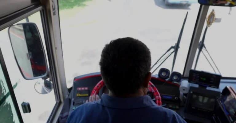 El trabajo más peligroso en Perú: chofer de colectivo
