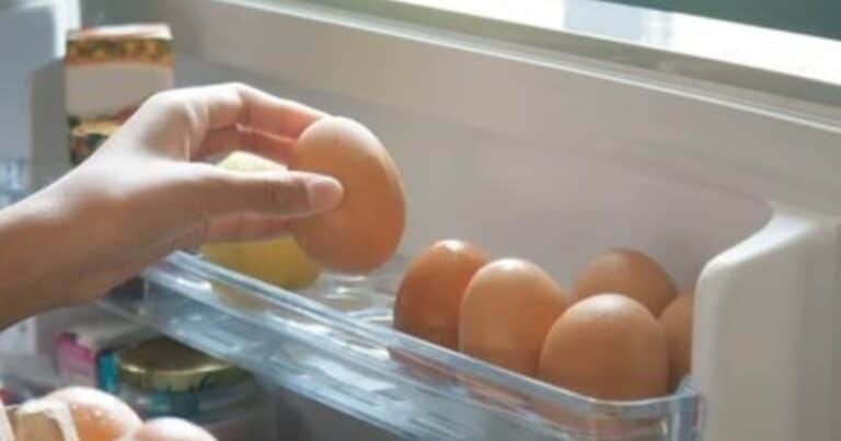 Esta es la peor ubicación para los huevos en la heladera, según nutricionistas