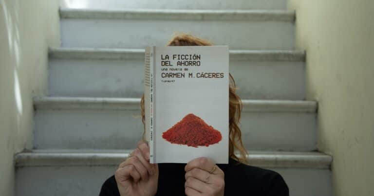 Batacazo de una autora misionera: ganó un premio por el que competían Aira, Magnus y Garland