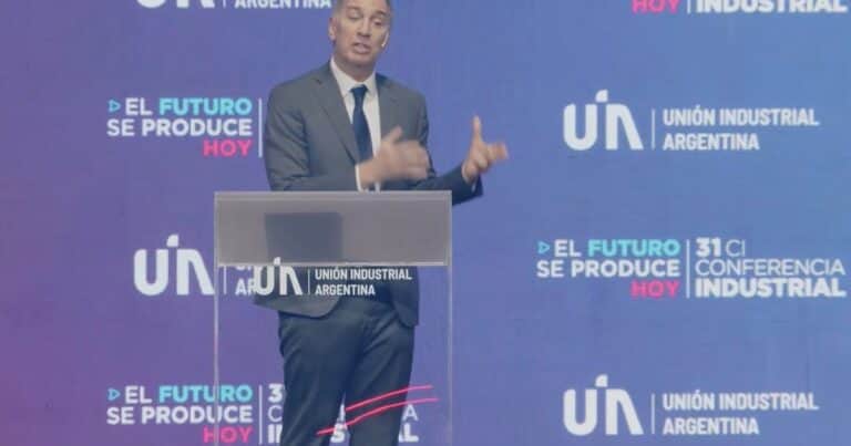 Javier Milei y sus medidas, EN VIVO: Santilli viaja a Misiones en busca del apoyo de Passalacqua en el Congreso para las reformas que impulsa el Gobierno