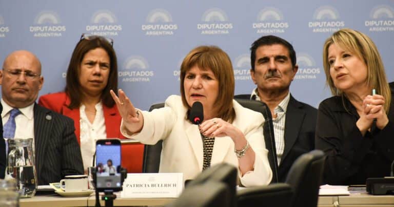 Bullrich trató de «institución retrógrada» a la AFA y dijo que desde el Senado investigará su transparencia