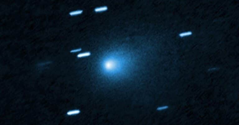 El misterio del brillo azul del cometa interestelar 3I/Atlas