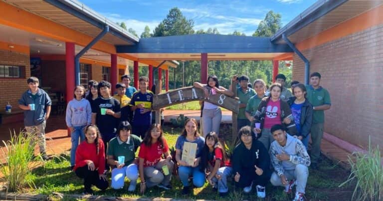 “Convertir el dolor en semillas”: la historia de la docente misionera que inspira al país desde una escuela agrotécnica