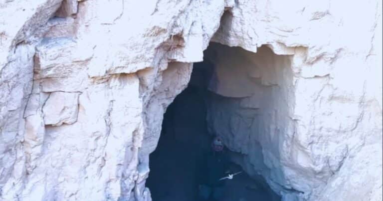 Hace 55 años se lo creyó desaparecido para siempre y ahora lo encontraron vivo en una cueva perdida
