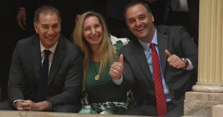 Cruces y pases de factura entre Villarruel y Karina Milei en la jura de los nuevos senadores por el ingreso a los palcos