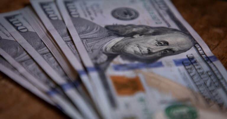 Dólar hoy y dólar blue, EN VIVO: a cuánto cotiza el oficial y cuál es el precio del paralelo este martes 4 de noviembre, minuto a minuto