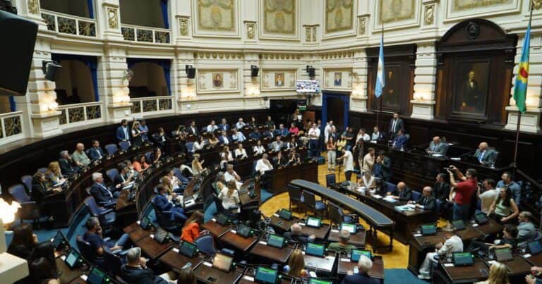 Pujas y tironeos en Legislatura: aún no hay acuerdo para votar el endeudamiento que pide Kicillof