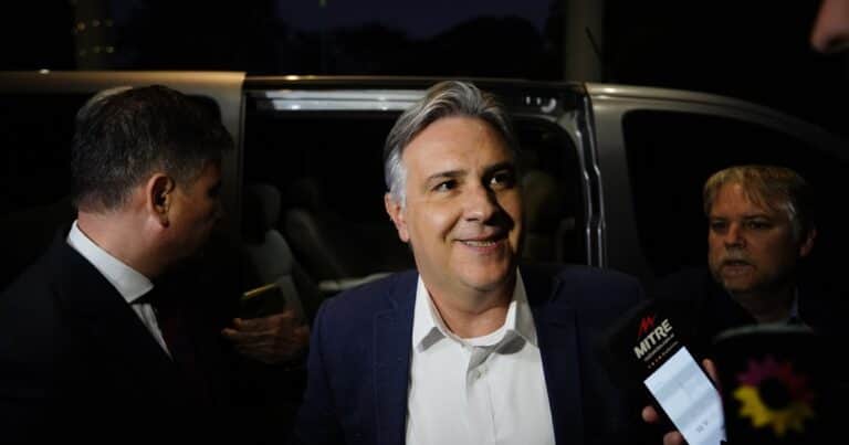 Martín Llaryora se someterá a una cirugía por una hernia epigástrica
