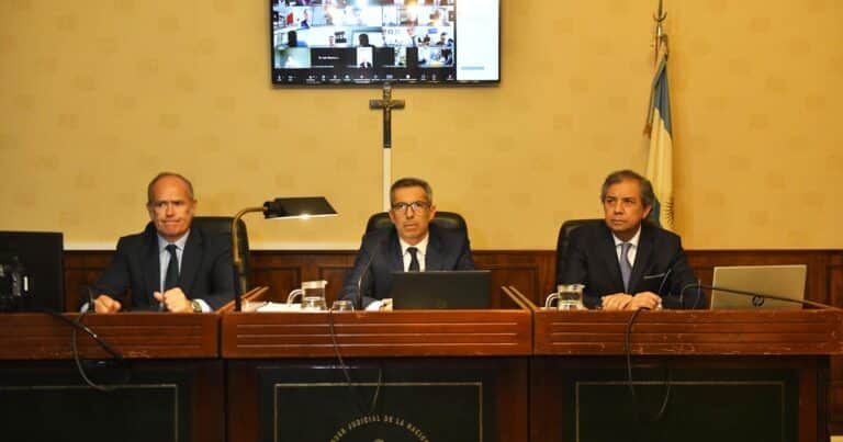 Pese a la polémica, el Tribunal Oral 7 no dejará la virtualidad en esta etapa del juicio de Cuadernos