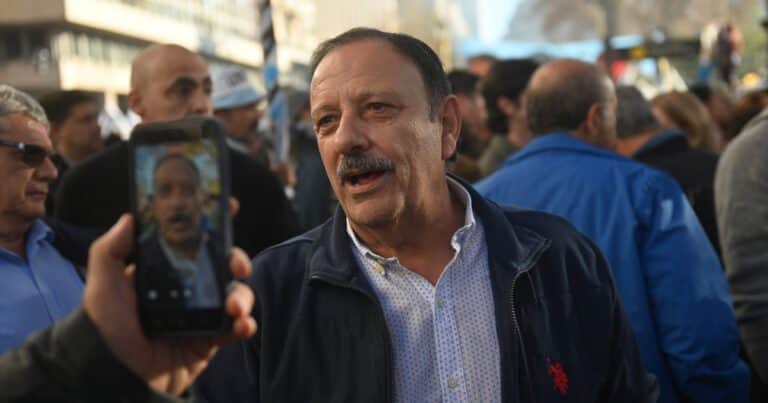 Ricardo Quintela solicitó la renuncia de todo su gabinete en La Rioja