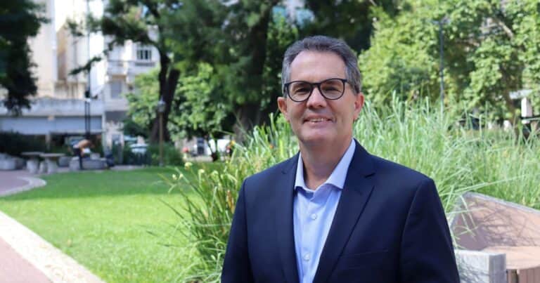 Anuncian 800 nuevos puestos de trabajo e impulsan inversiones en AI