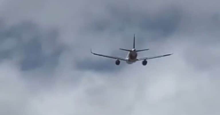 Un avión de Avianca tuvo que aterrizar de emergencia en Colombia por un insólito motivo: “Fue de película”